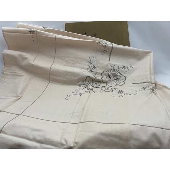 Vintage tablecloth set, square tablecloth, 6 napkins, new, in original open box - Picture 5 of 8